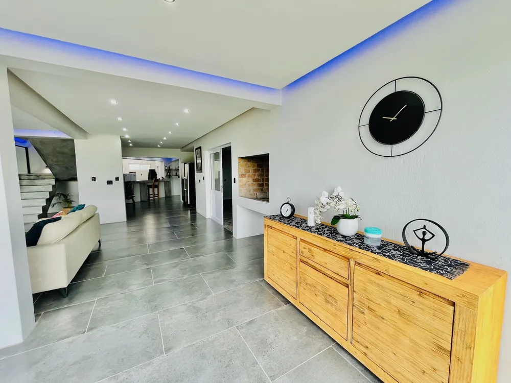 South Africa, Western Cape, Long Acres Country Estate, Ascot Circle, 12