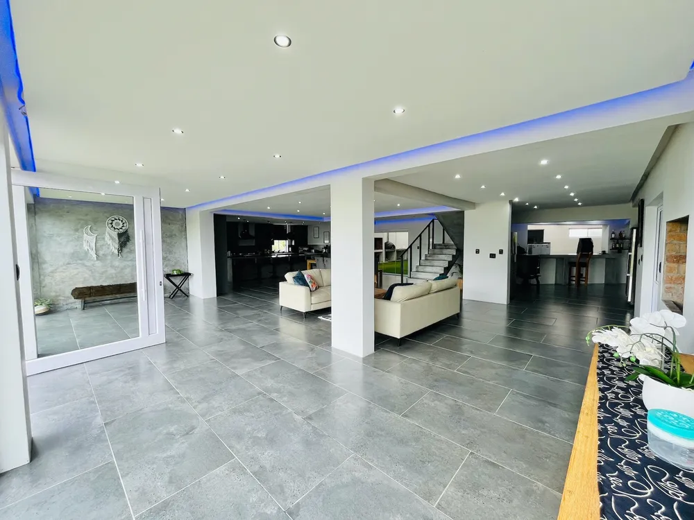 South Africa, Western Cape, Long Acres Country Estate, Ascot Circle, 12