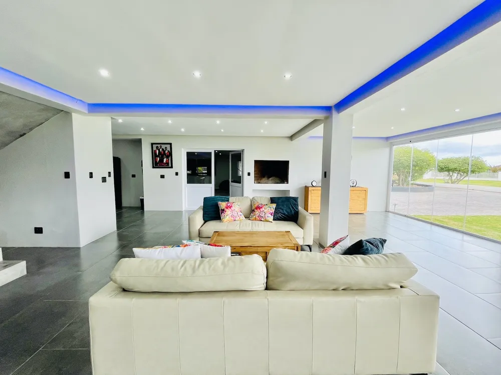 South Africa, Western Cape, Long Acres Country Estate, Ascot Circle, 12