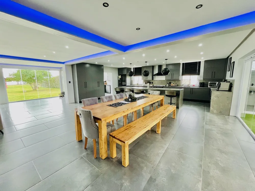 South Africa, Western Cape, Long Acres Country Estate, Ascot Circle, 12