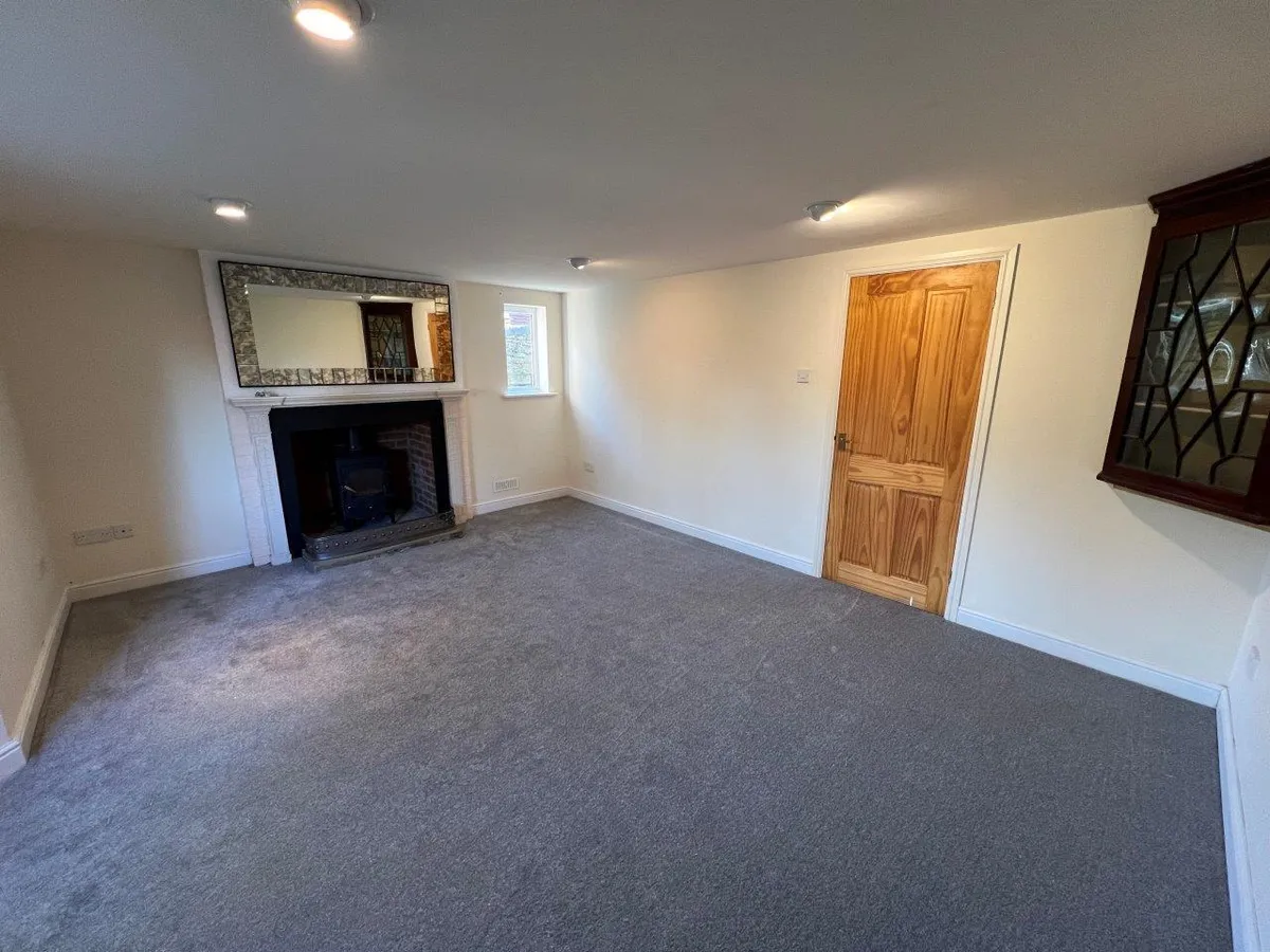 ROSE COTTAGE, THE PADDOCKS, WALTHAM ON THE WOLDS