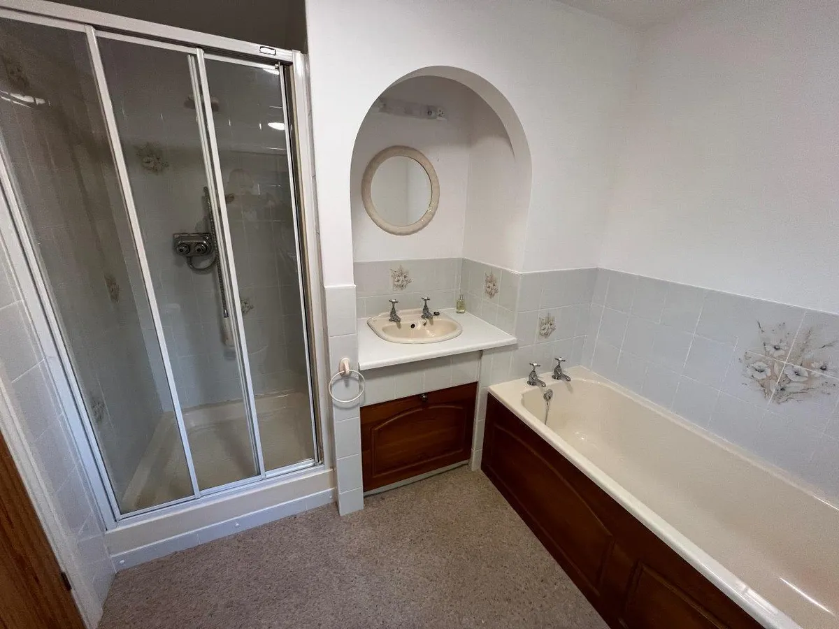 ROSE COTTAGE, THE PADDOCKS, WALTHAM ON THE WOLDS