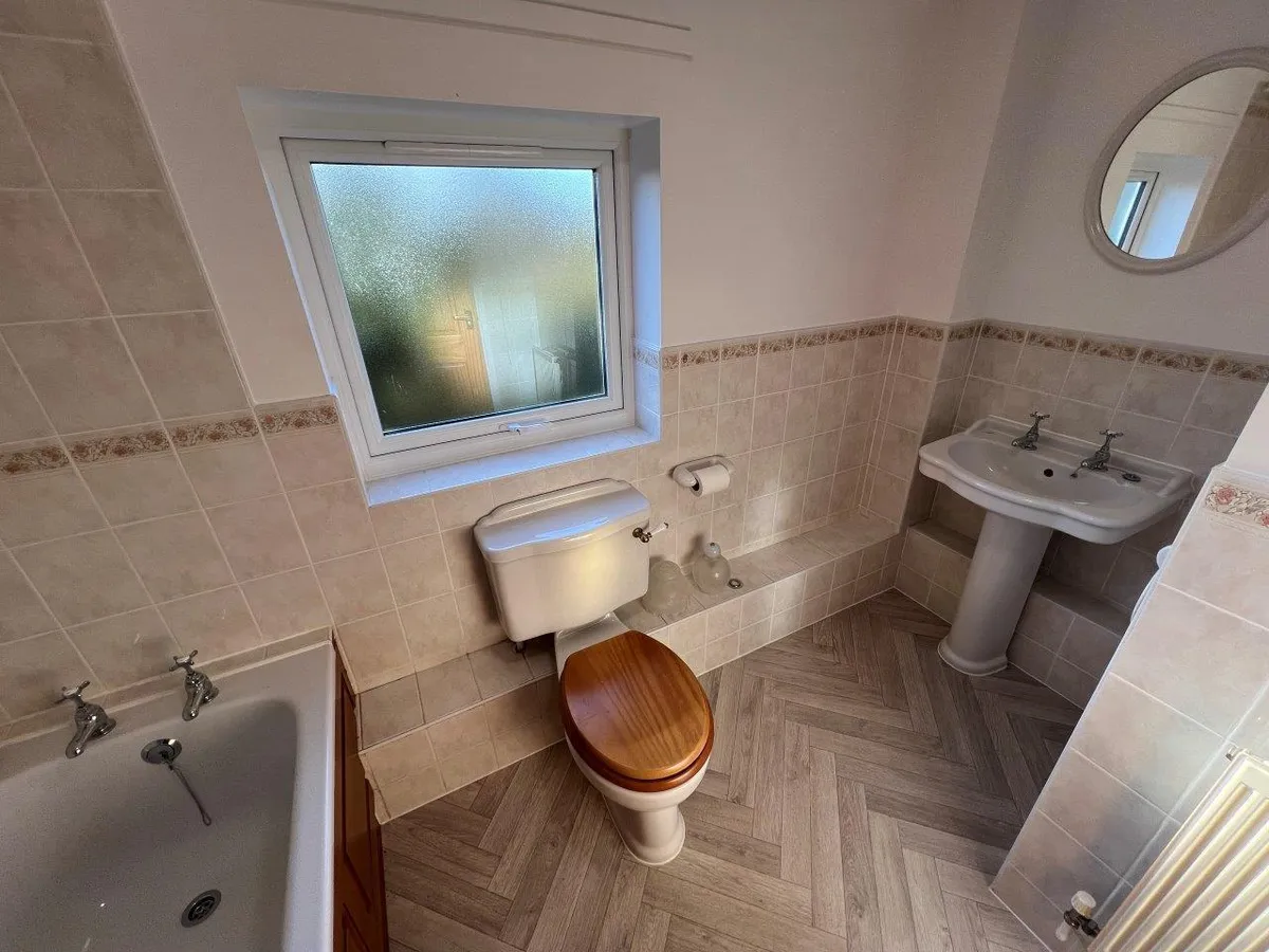 ROSE COTTAGE, THE PADDOCKS, WALTHAM ON THE WOLDS