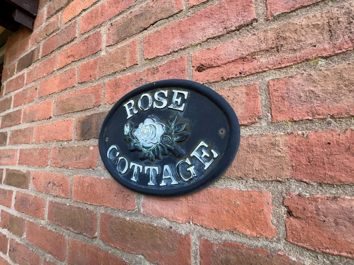 ROSE COTTAGE, THE PADDOCKS, WALTHAM ON THE WOLDS
