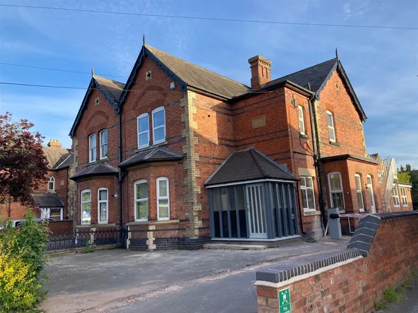 26B LAURIEKNOWE VILLA, ASFORDBY ROAD, MELTON MOWBRAY