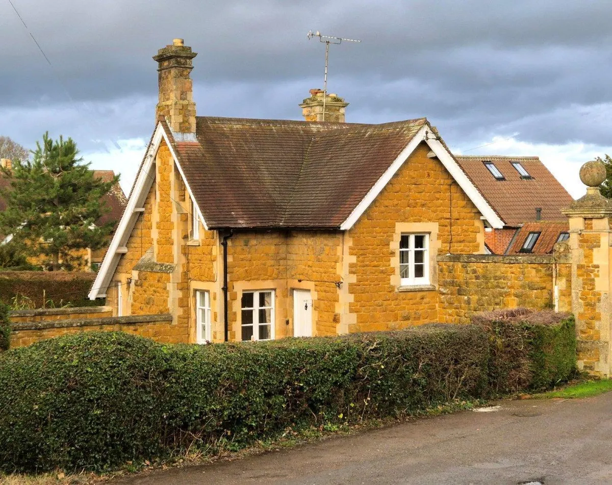 THE LODGE, CHURCH LANE, OLD DALBY