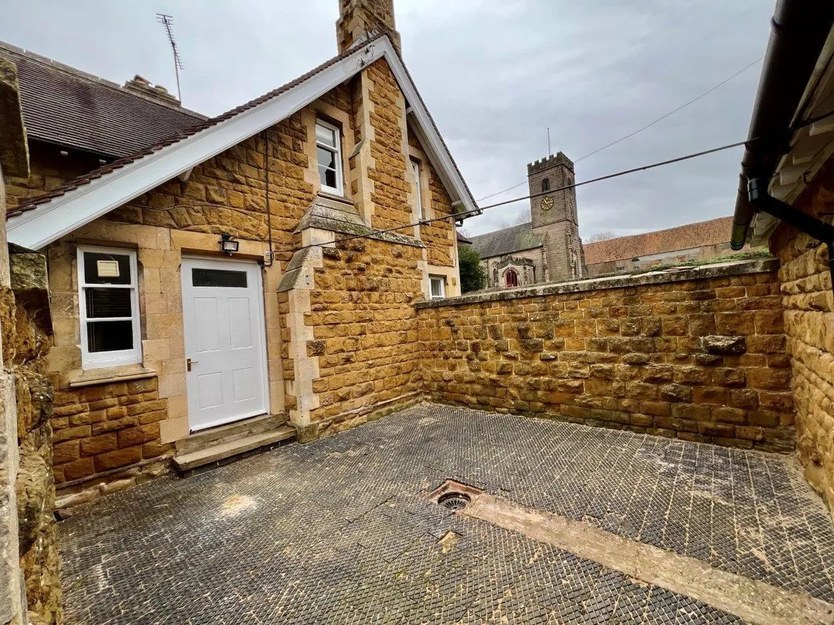 THE LODGE, CHURCH LANE, OLD DALBY
