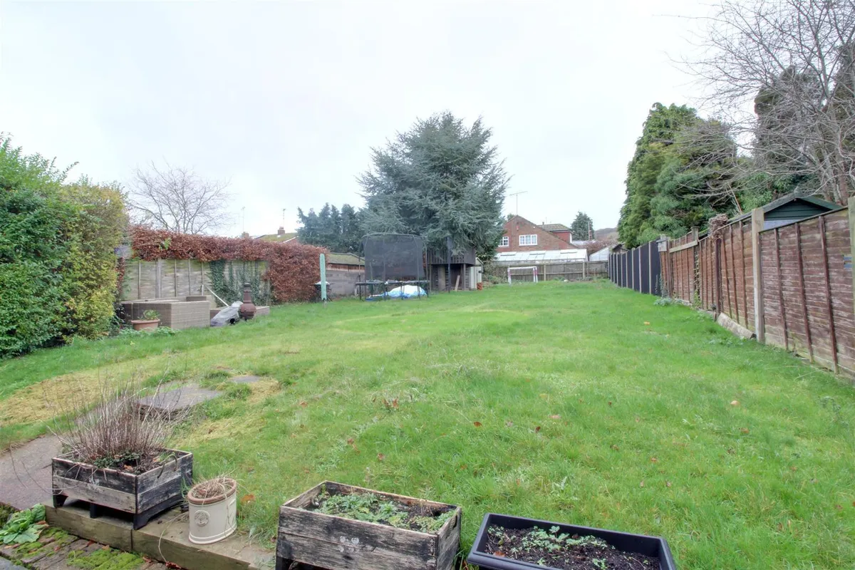 Huntsmans Close, Dagnall, Berkhamsted