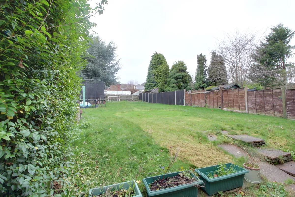 Huntsmans Close, Dagnall, Berkhamsted