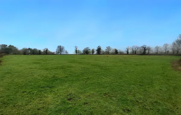 7.76 Acres of Land & Stables at Thorpe Satchville, Melton Mowbray