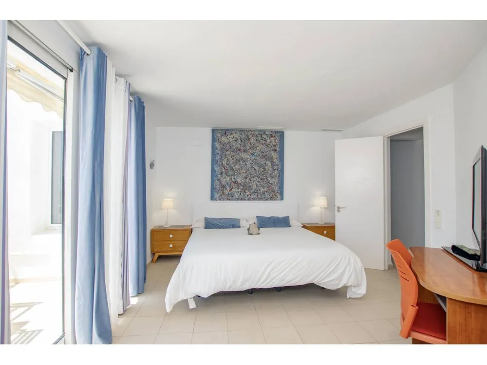 18, Es Castell