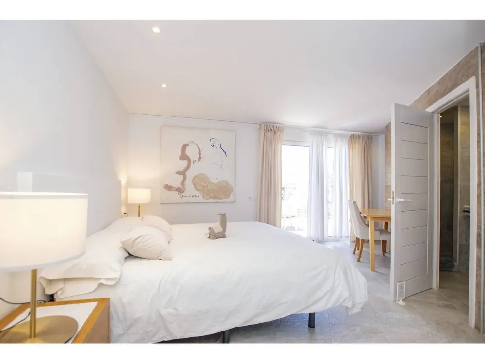 18, Es Castell