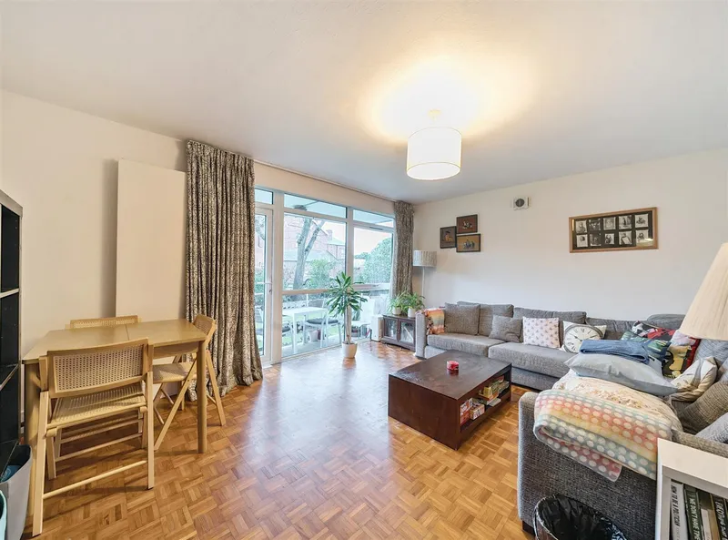 Mapesbury Road, London, NW2