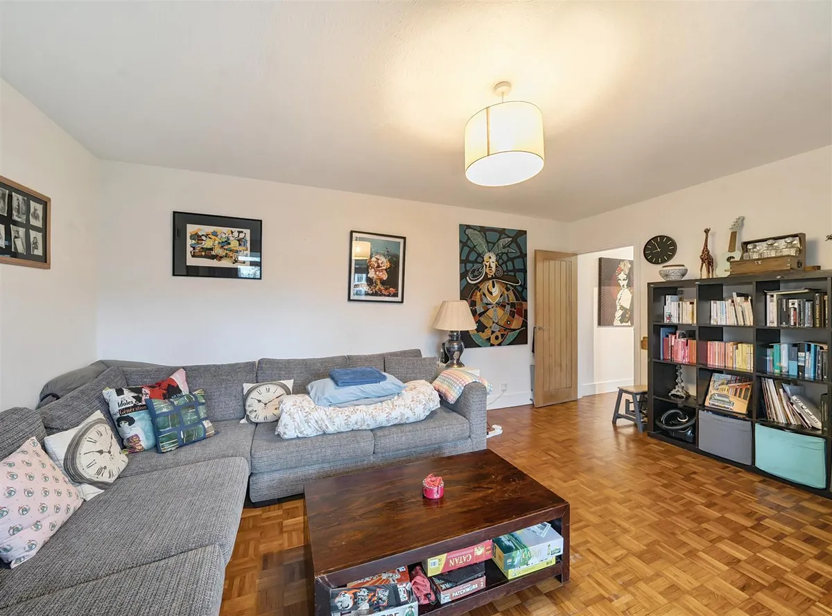 Mapesbury Road, London, NW2