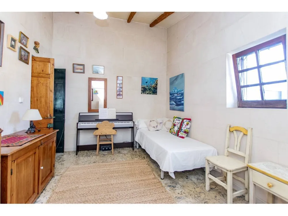 47, Sant Lluis