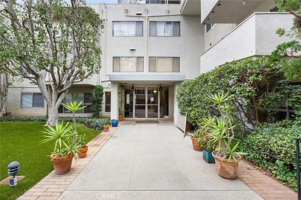 395 S Oakland Ave, Pasadena, CA 91101
