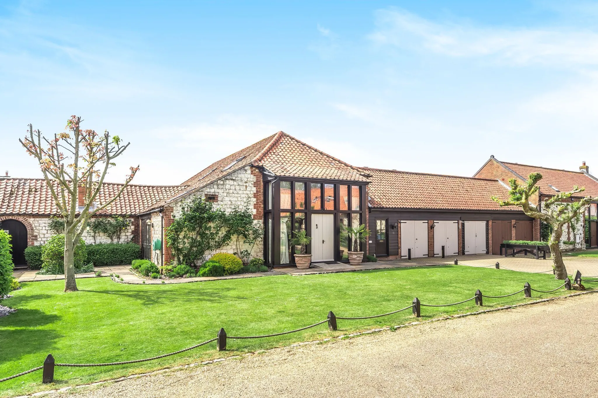 Timeless Charm And Modern Versatility In Holme-Next-The-Sea