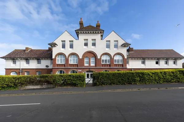 3 bedroom property for sale in Chain Free in Hunstanton - £210,000