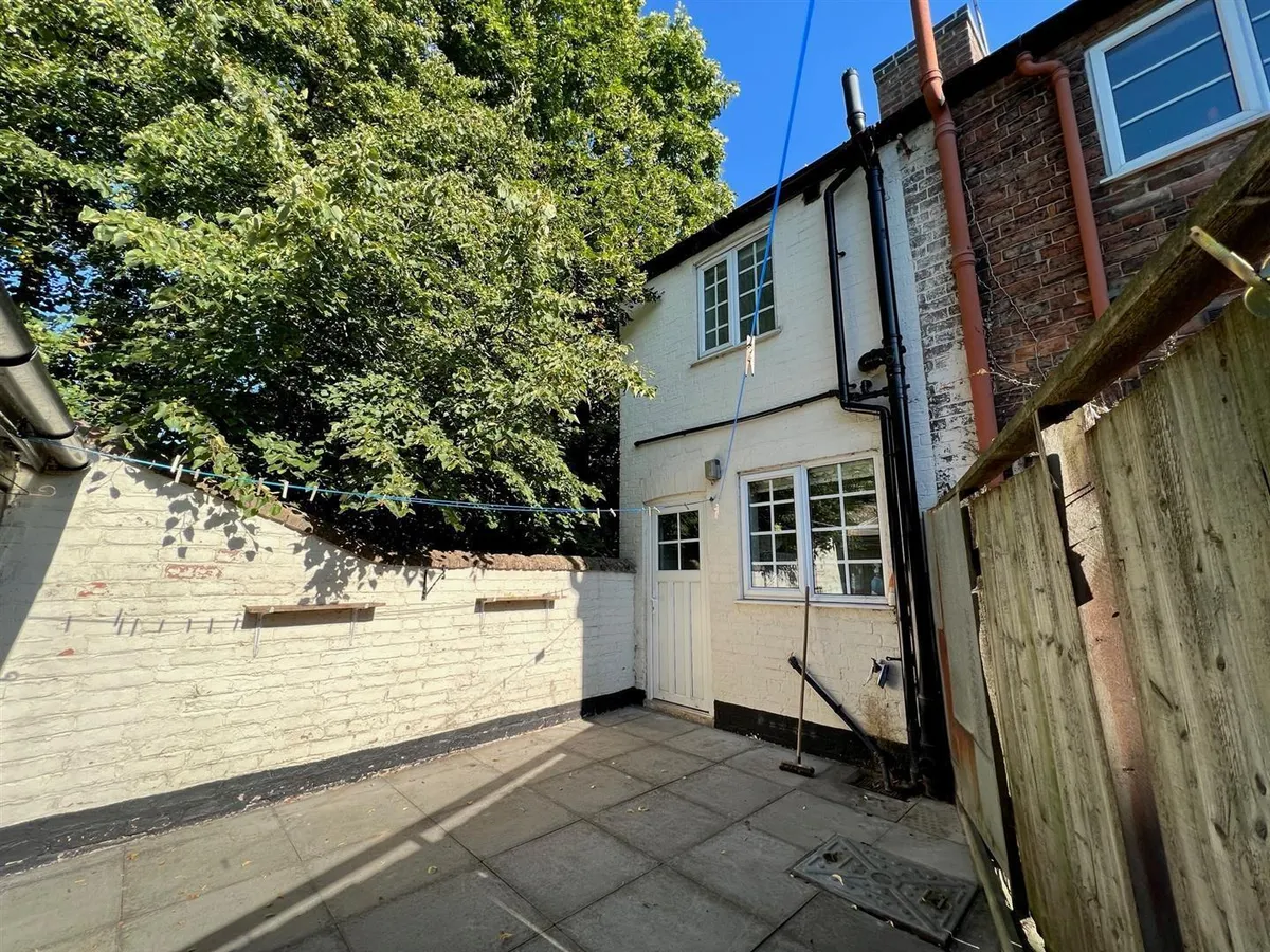 BROOK LANE, MELTON MOWBRAY