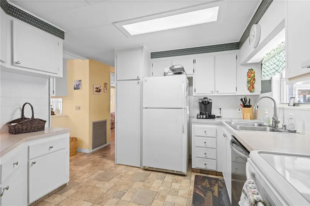 2100 Kings Hwy, Port Charlotte, FL 33980