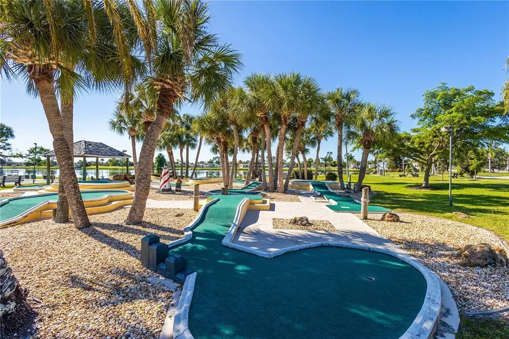 2100 Kings Hwy, Port Charlotte, FL 33980