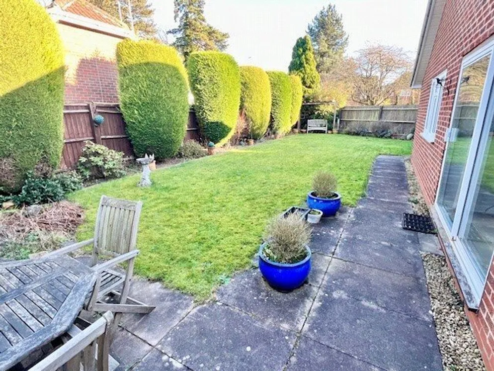Property carousel item 14