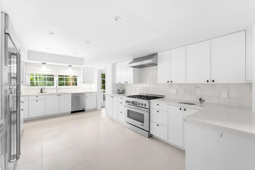 6655 Pinetree Ln, Miami Beach, FL 33141