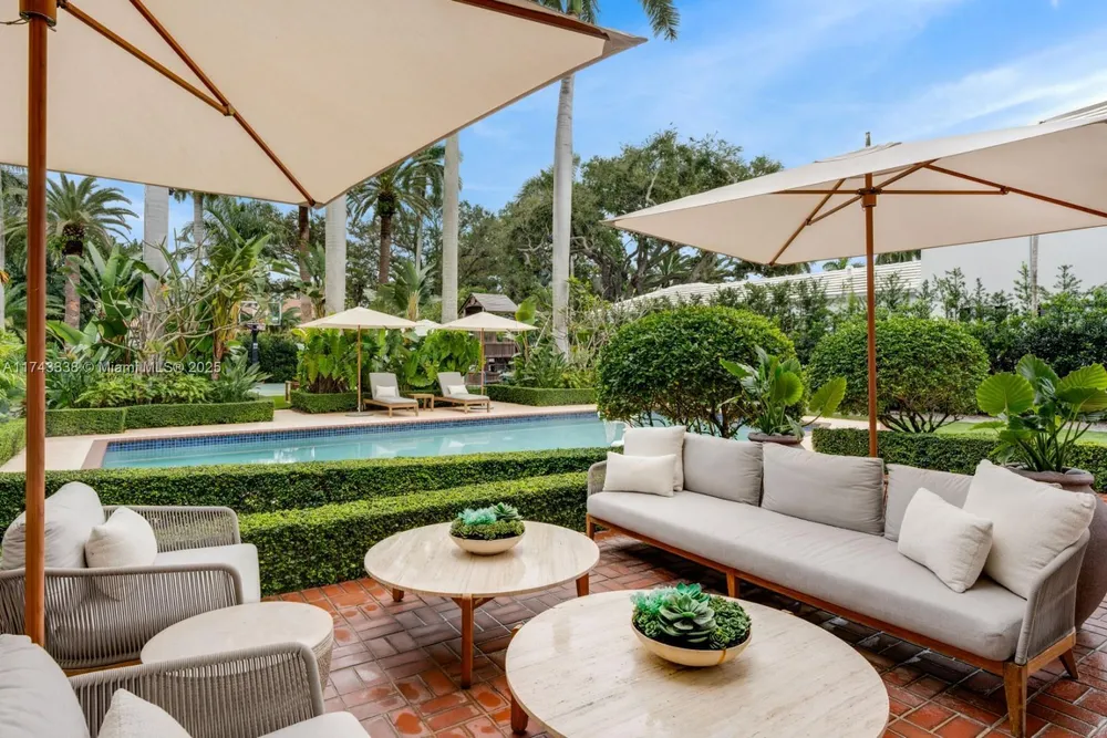 6655 Pinetree Ln, Miami Beach, FL 33141