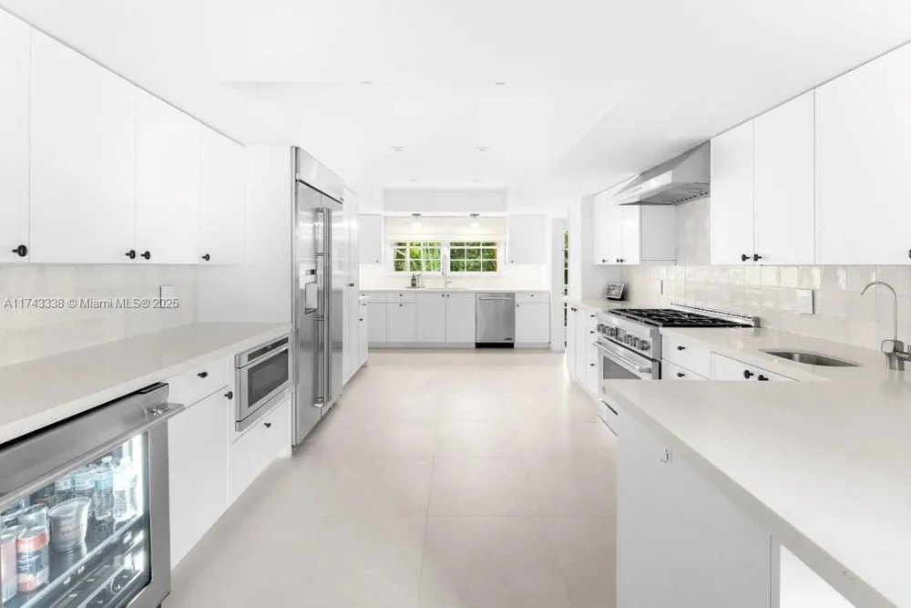 6655 Pinetree Ln, Miami Beach, FL 33141