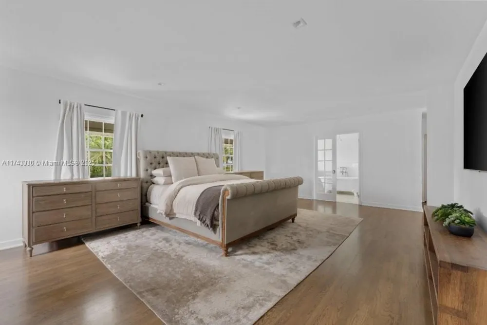 6655 Pinetree Ln, Miami Beach, FL 33141