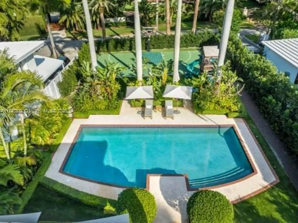 6655 Pinetree Ln, Miami Beach, FL 33141