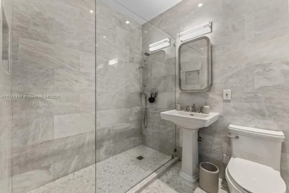 6655 Pinetree Ln, Miami Beach, FL 33141