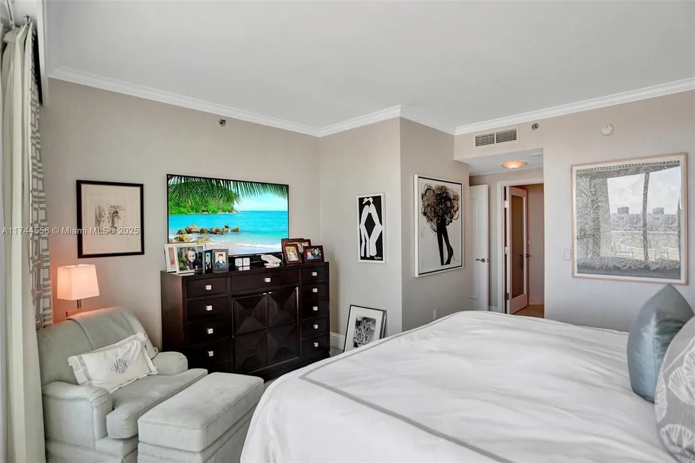 4401 Collins Ave, Miami Beach, FL 33140