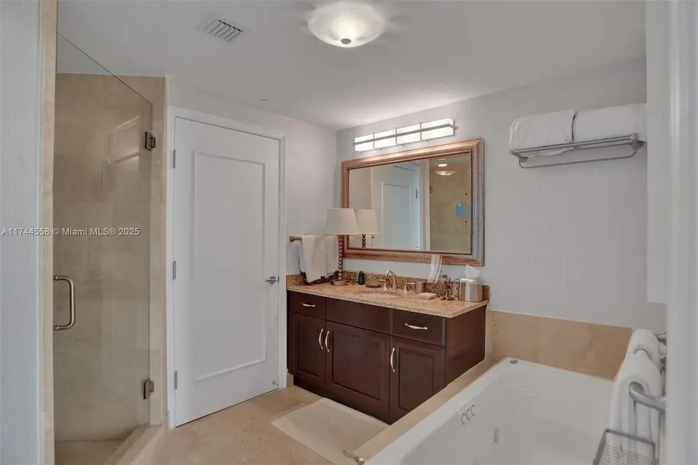 4401 Collins Ave, Miami Beach, FL 33140