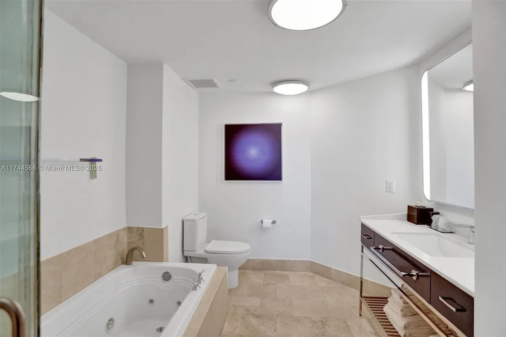 4401 Collins Ave, Miami Beach, FL 33140
