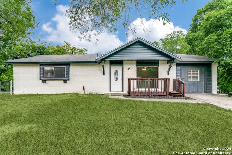 7610 Sage Oak St, Live Oak, TX 78233