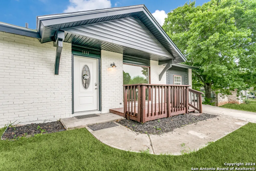 7610 Sage Oak St, Live Oak, TX 78233