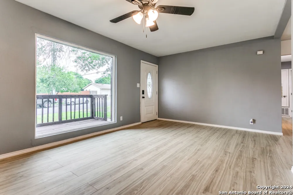 7610 Sage Oak St, Live Oak, TX 78233