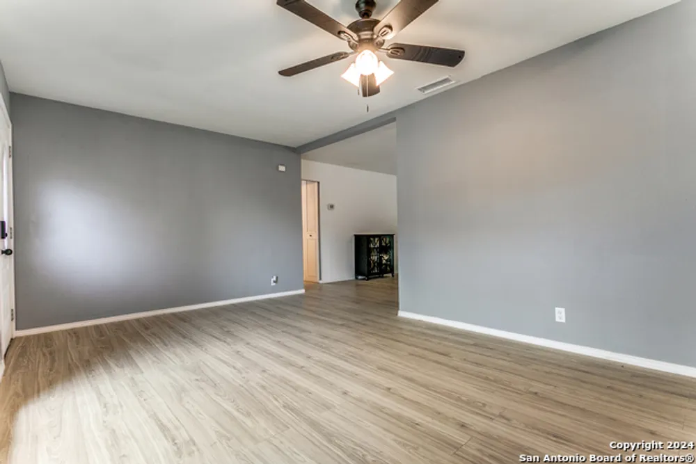 7610 Sage Oak St, Live Oak, TX 78233
