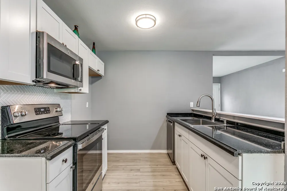 7610 Sage Oak St, Live Oak, TX 78233