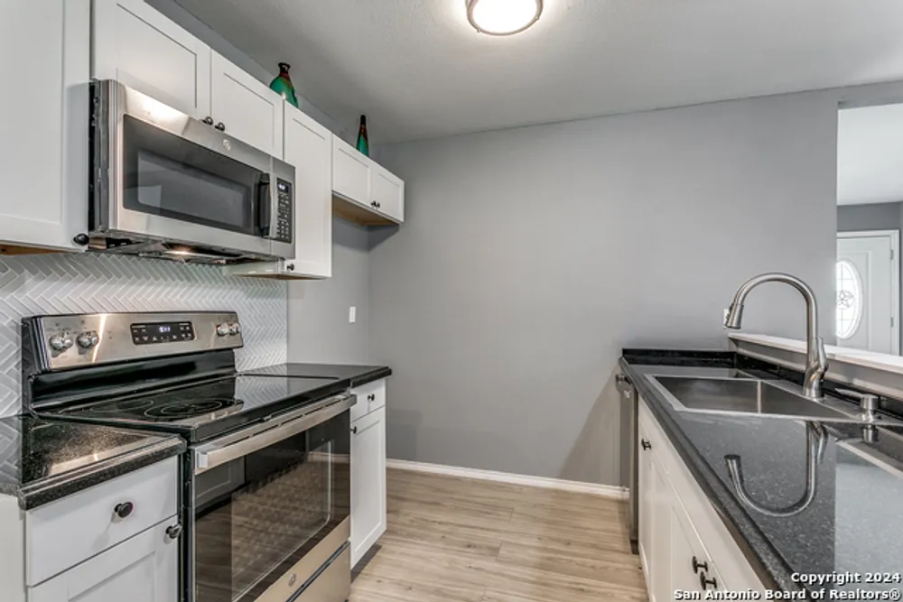 7610 Sage Oak St, Live Oak, TX 78233