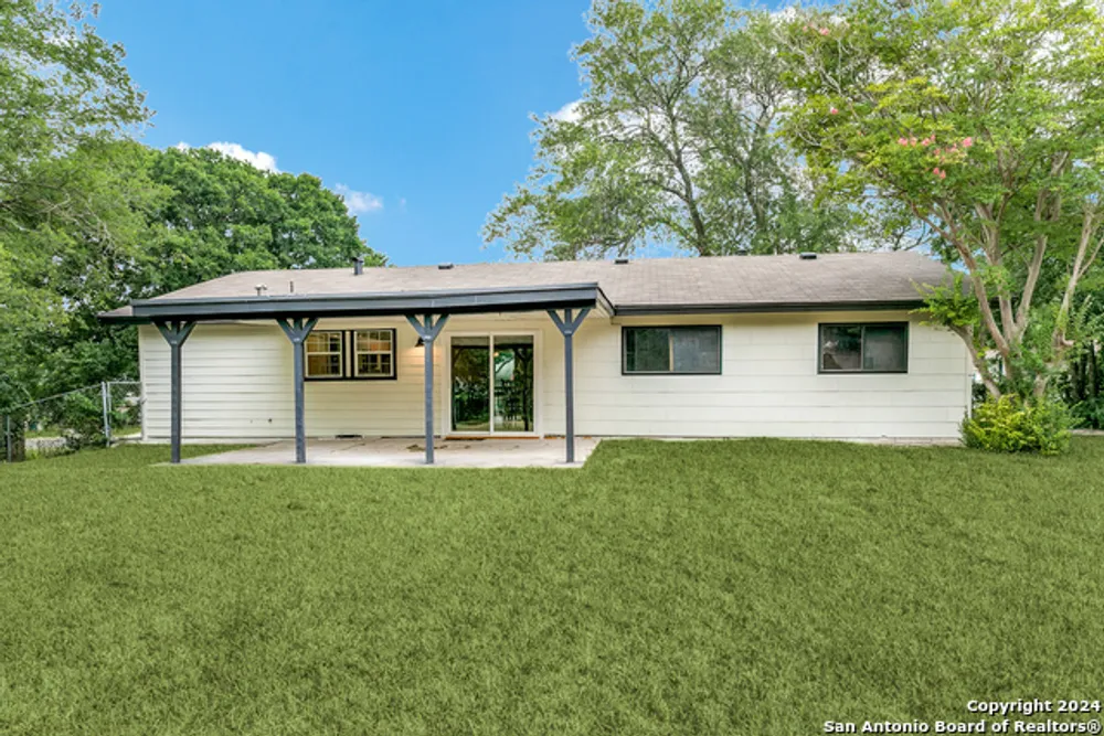 7610 Sage Oak St, Live Oak, TX 78233