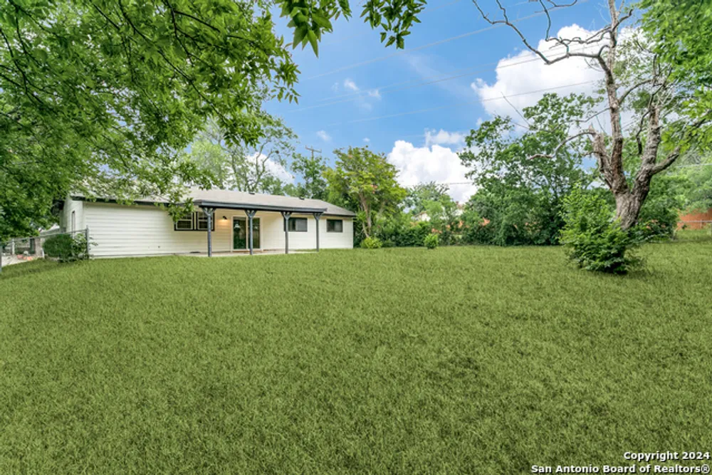 7610 Sage Oak St, Live Oak, TX 78233