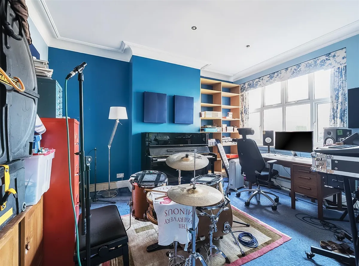 Staverton Road, London, NW2