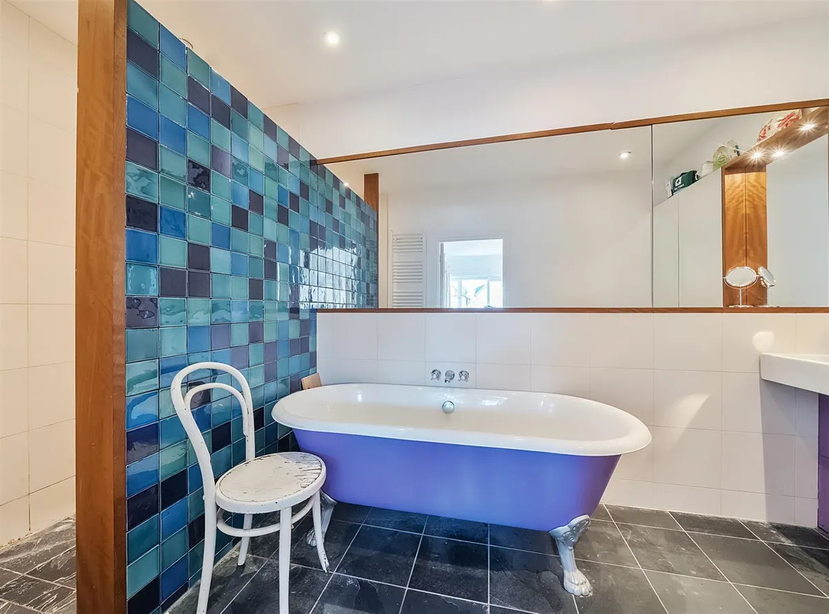 Staverton Road, London, NW2