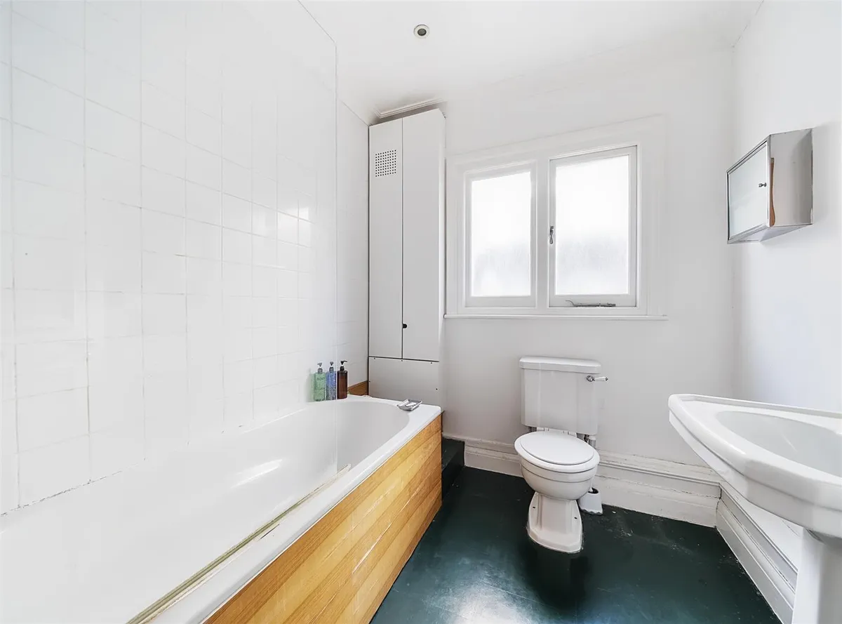 Staverton Road, London, NW2