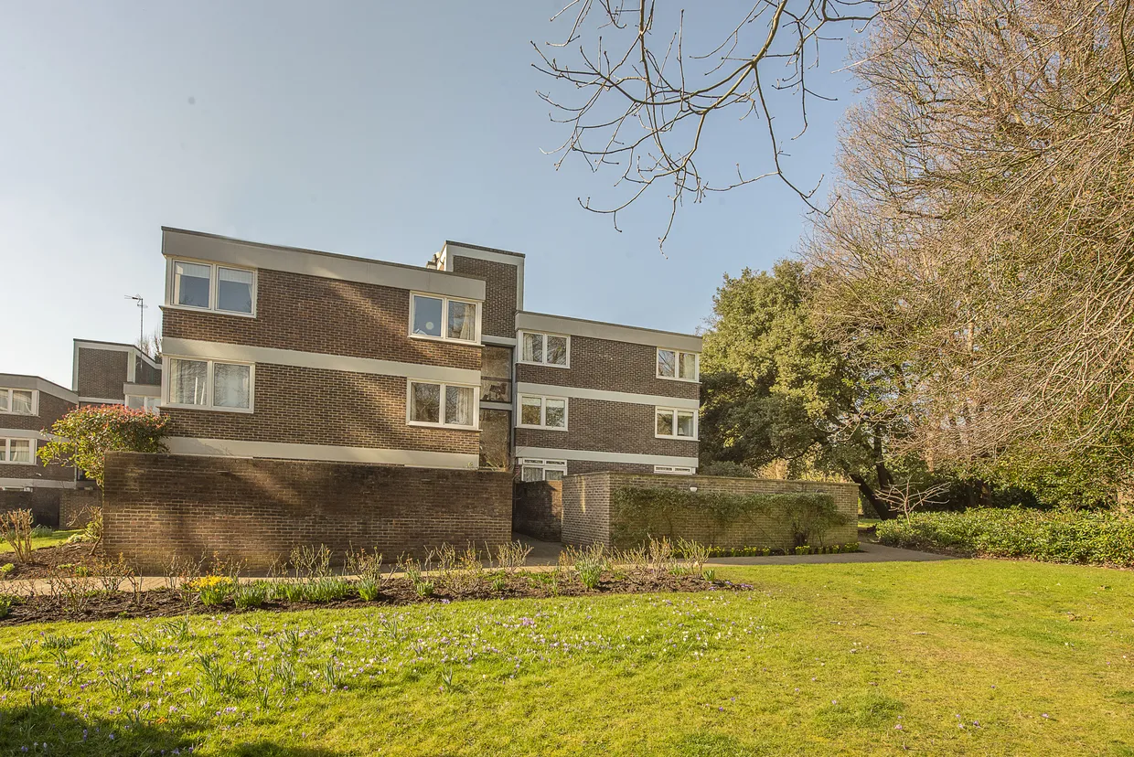 Somerset Road, London, SW19 photo 17