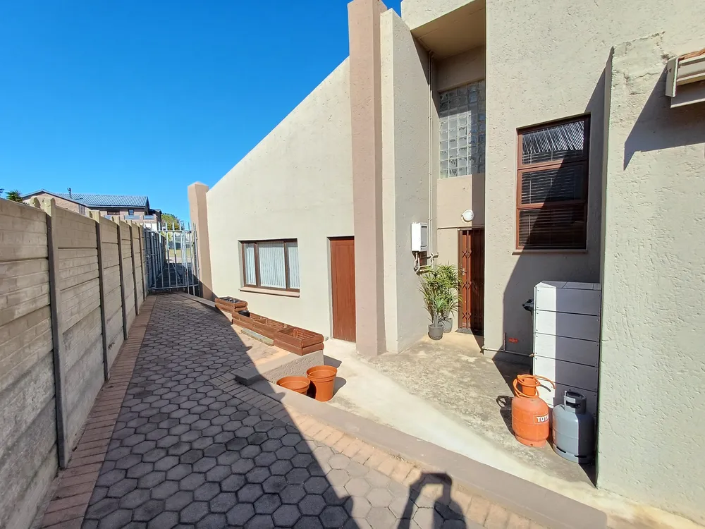 South Africa, Western Cape, Dana Bay, A. Ferox Street, 16