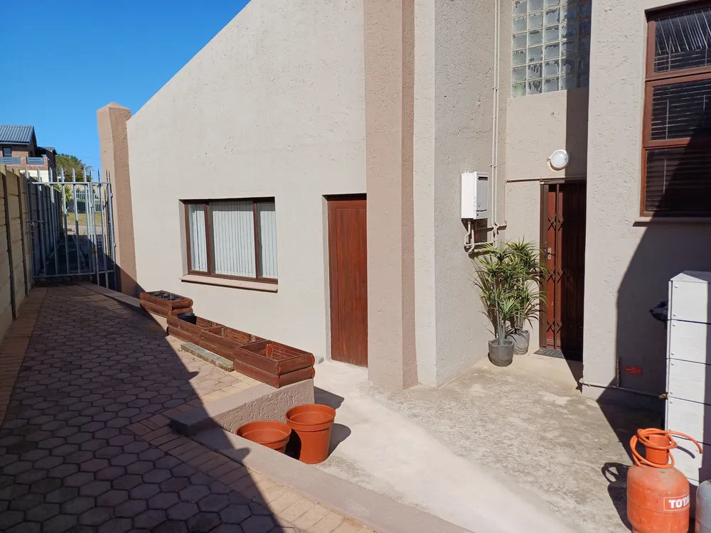 South Africa, Western Cape, Dana Bay, A. Ferox Street, 16