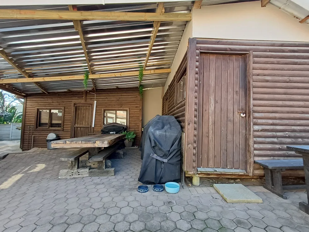 South Africa, Western Cape, Dana Bay, A. Ferox Street, 16